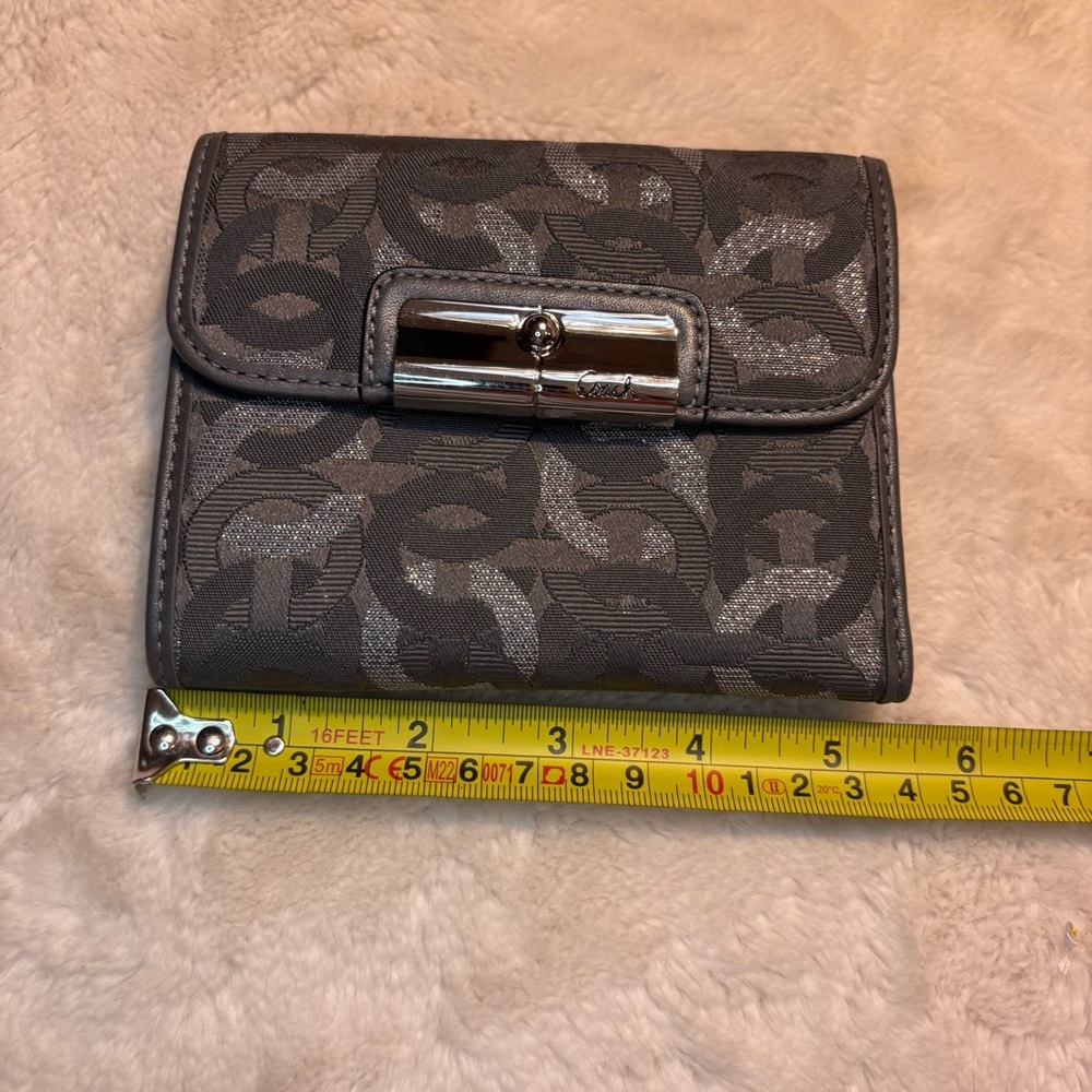 COACH Wallet Signature C Charcoal Gray Silver Metallic Trifold Patent Leather - Picture 15 of 16